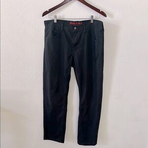 Dickies Flexible and Durable Cargo Men's Black Pants Utility Sleek Size 30x30